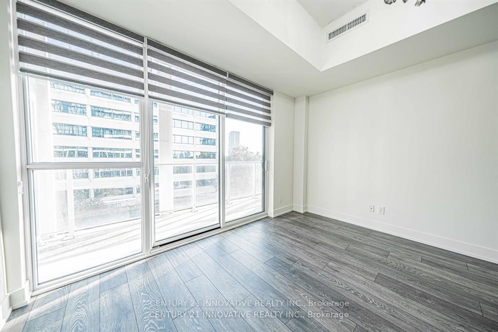 180 Fairview Mall Drive, Unit 517 - Photo 10
