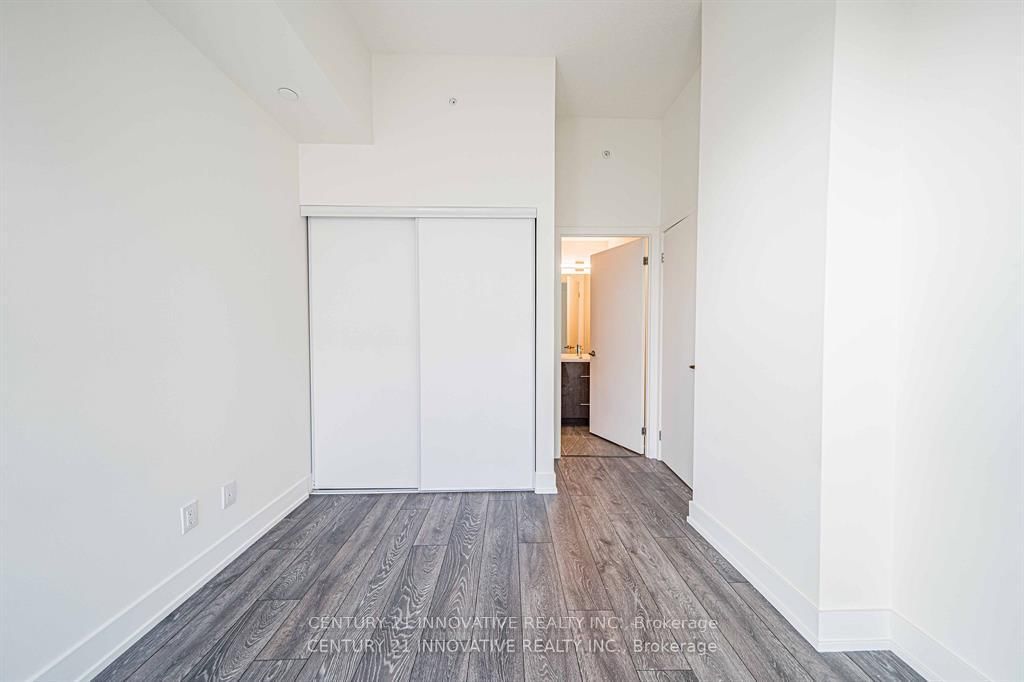 180 Fairview Mall Drive, Unit 517 - Photo 19