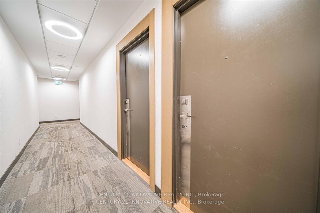 180 Fairview Mall Drive, Unit 517 - Photo 32