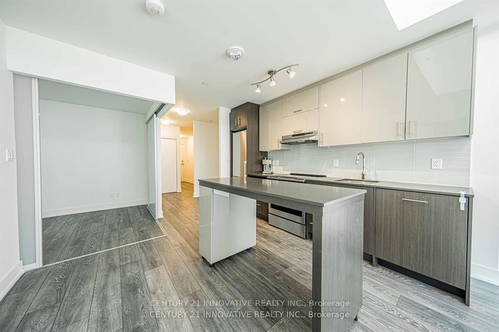 180 Fairview Mall Drive, Unit 517 - Photo 4