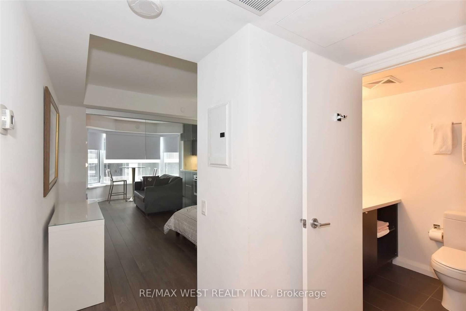 155 Yorkville Avenue, Unit 1209 - Photo 6
