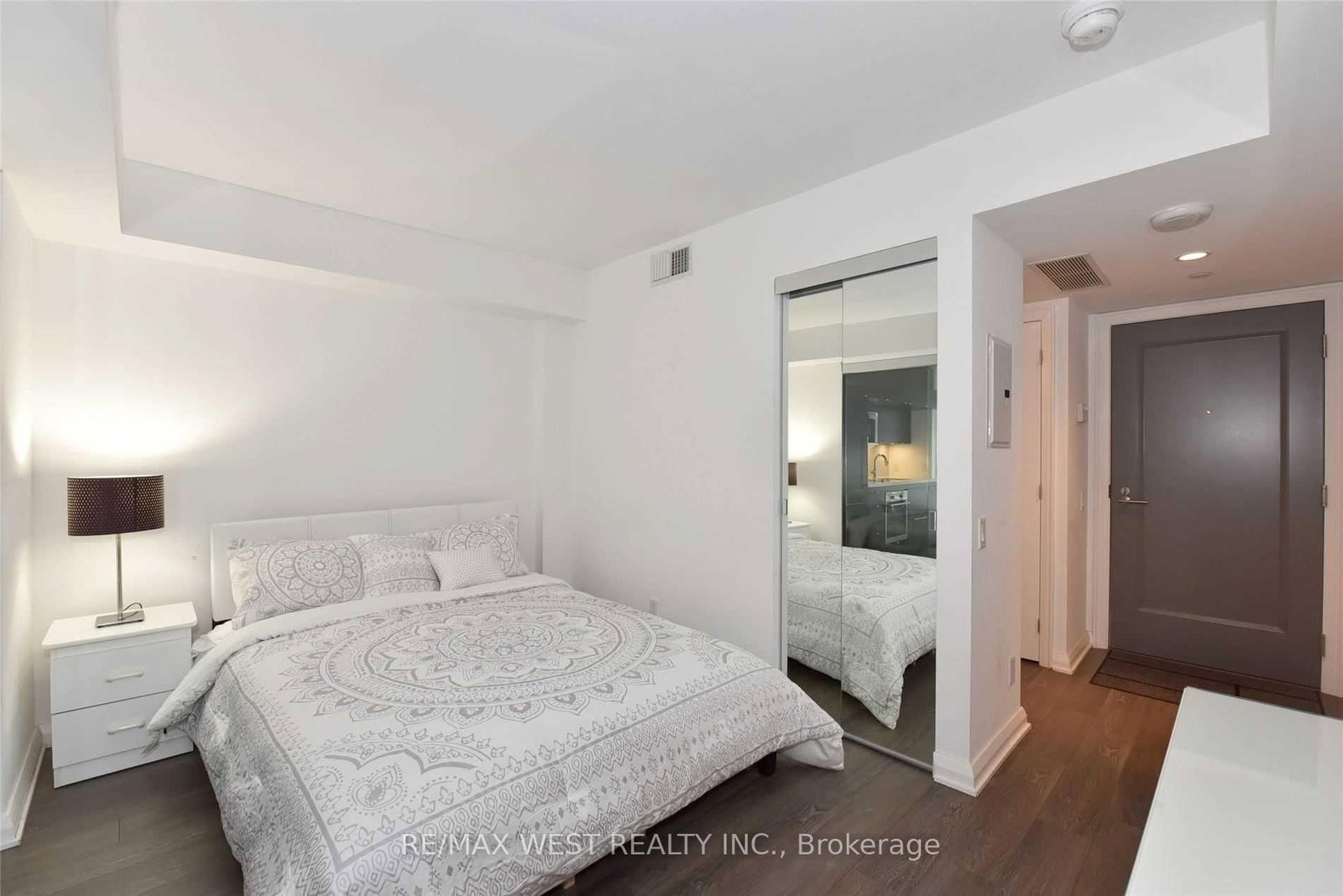 155 Yorkville Avenue, Unit 1209 - Photo 7