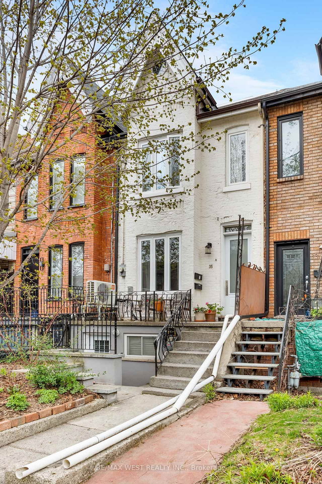 35 St Clarens Avenue