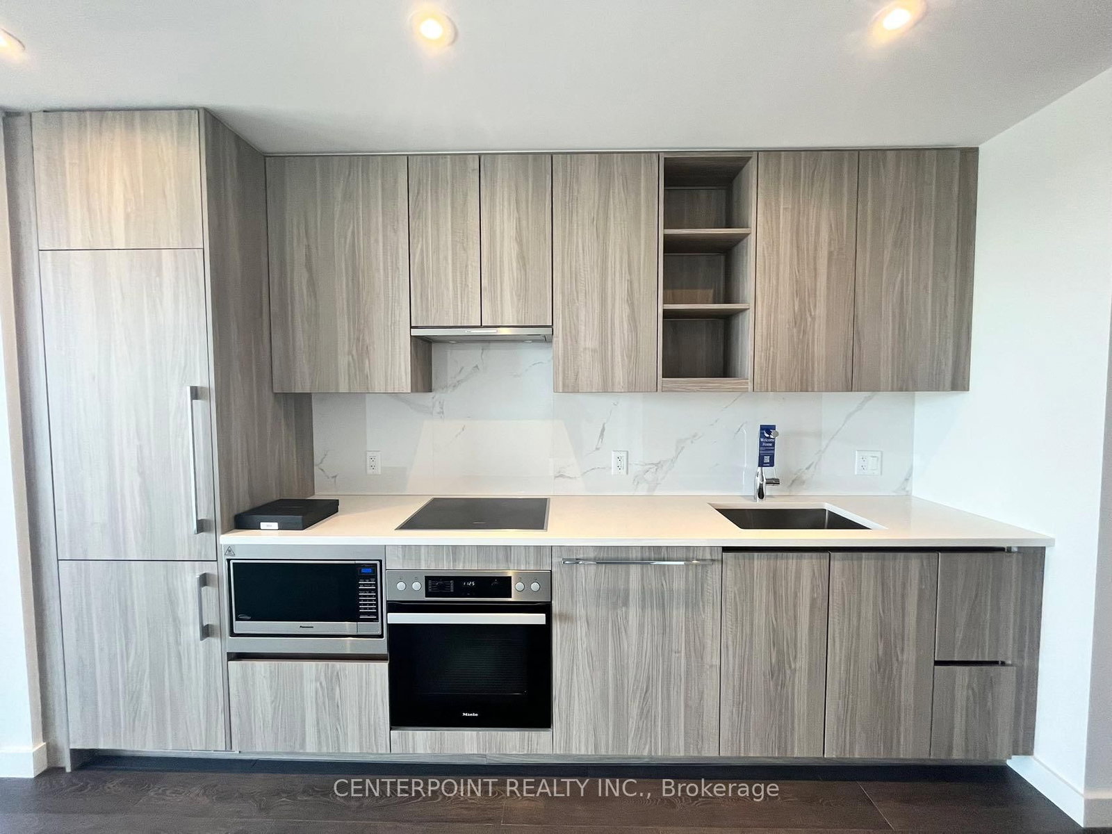 27 Mcmahon Drive, Unit 805 - Photo 4