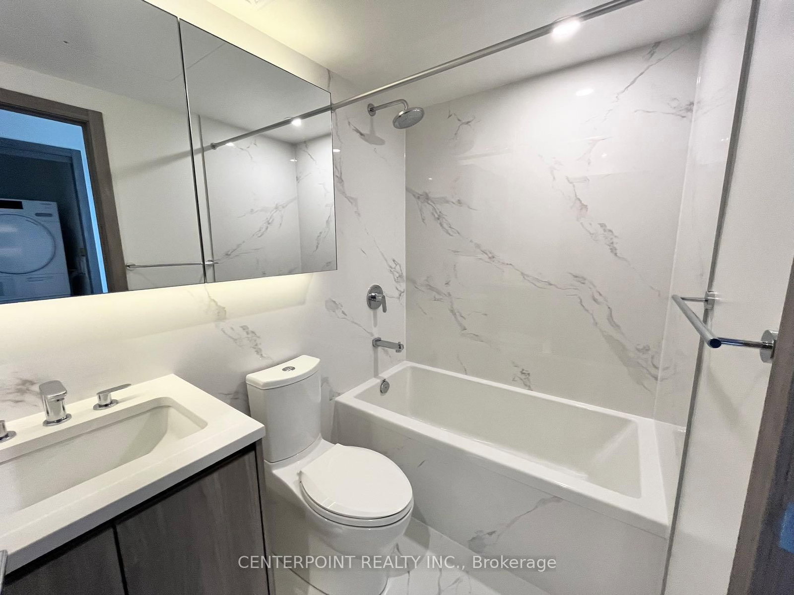 27 Mcmahon Drive, Unit 805 - Photo 9