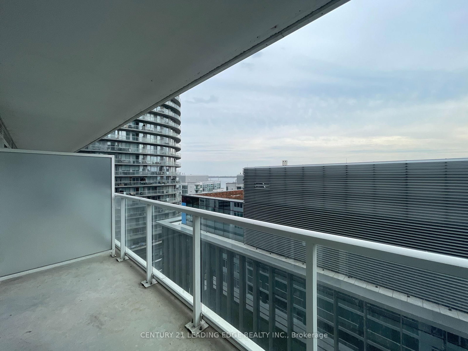 17 BATHURST Street, Unit 1502 - Photo 10