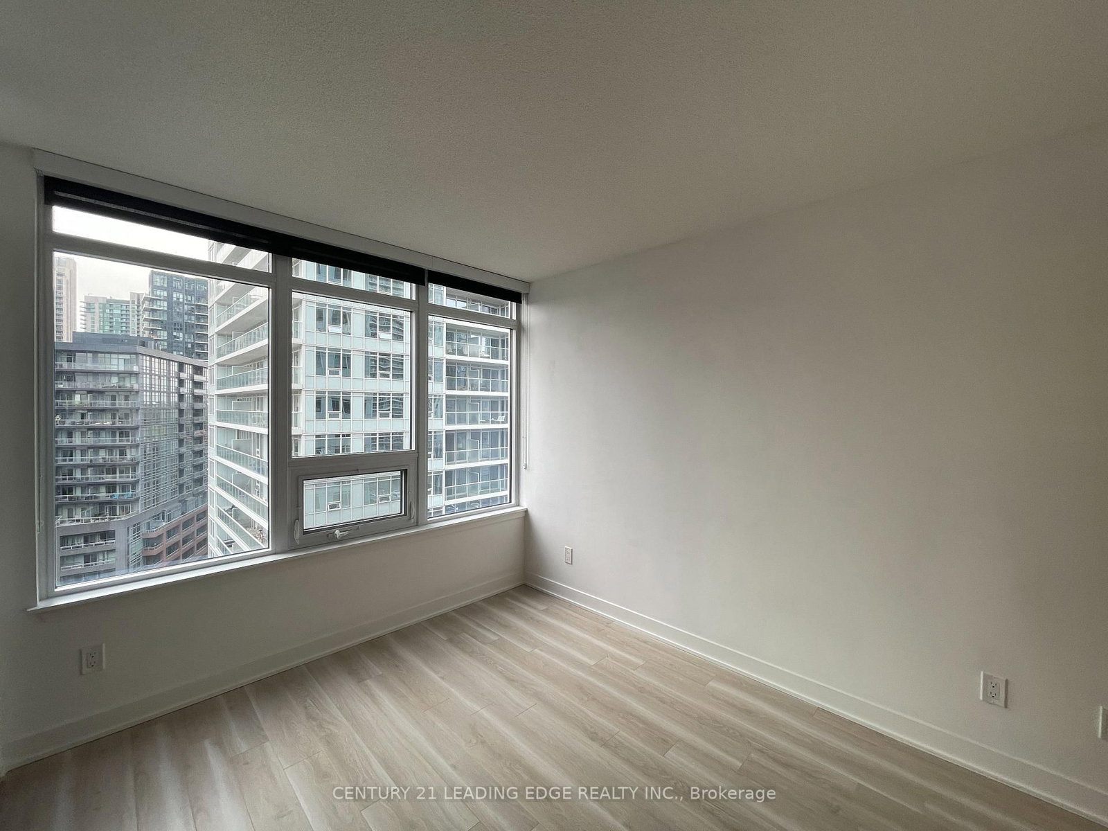 17 BATHURST Street, Unit 1502 - Photo 17