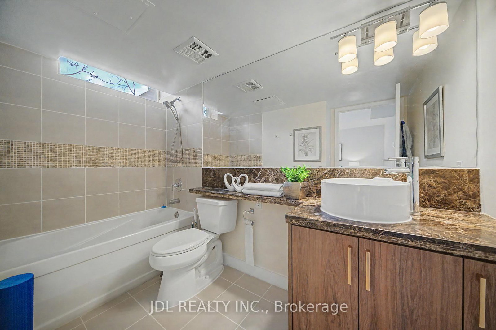 31 Brunel Court, Unit Th8 - Photo 16