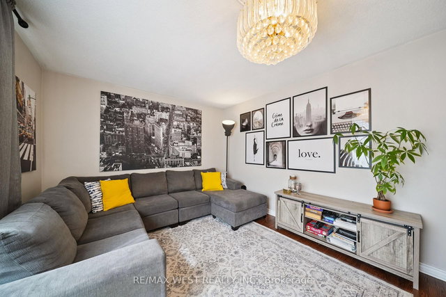2 Lisburn Crescent