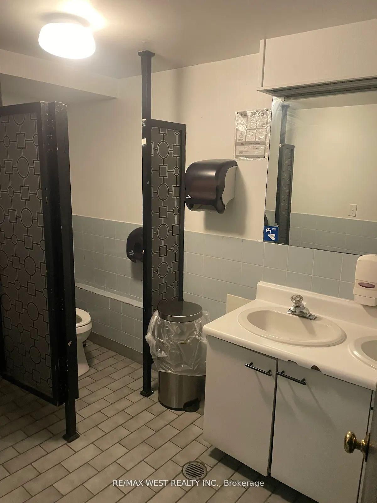 505 Mount Pleasant Road, Unit Main & Bsmnt - Photo 18