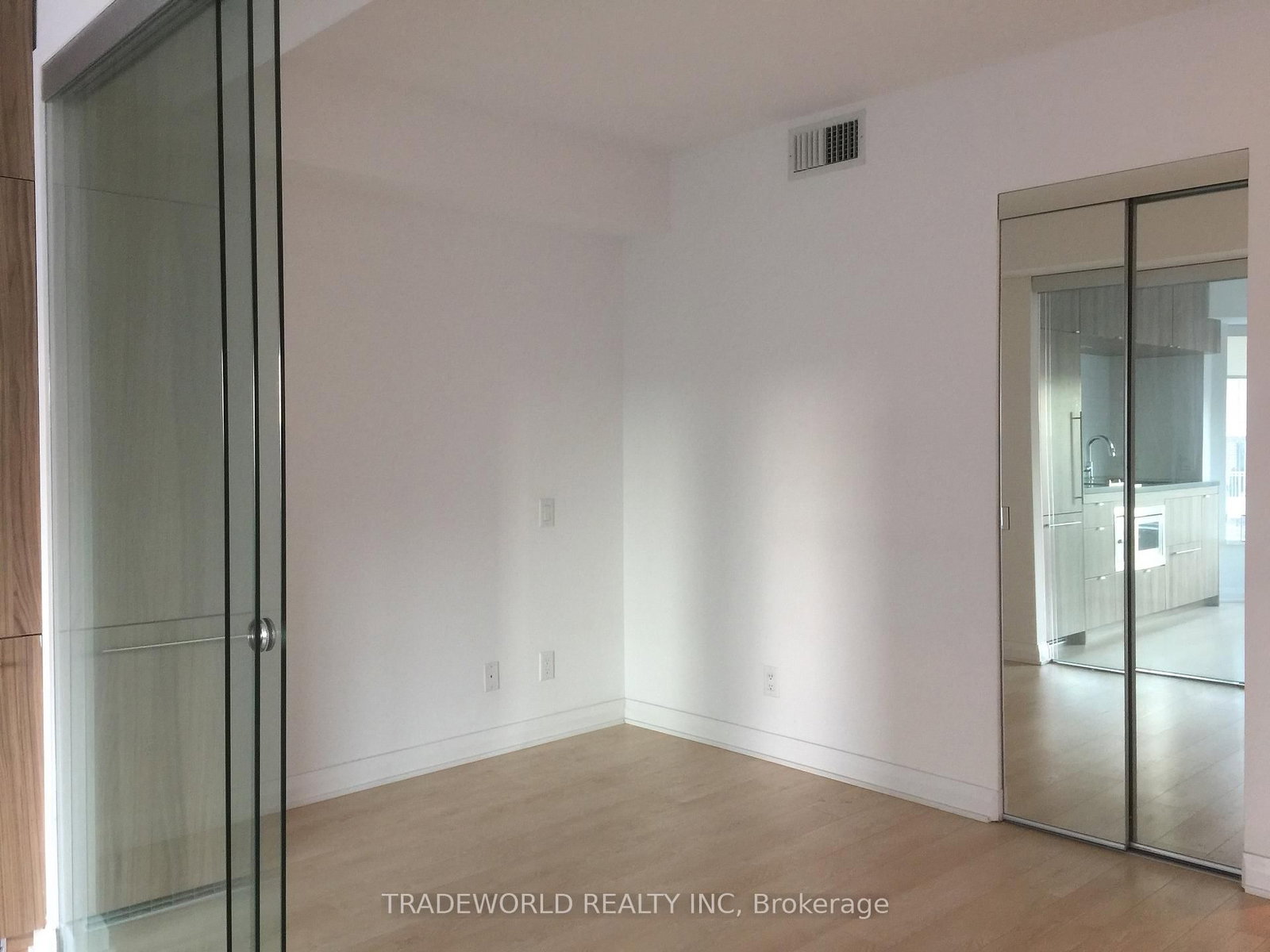155 Yorkville Avenue, Unit 1415 - Photo 6
