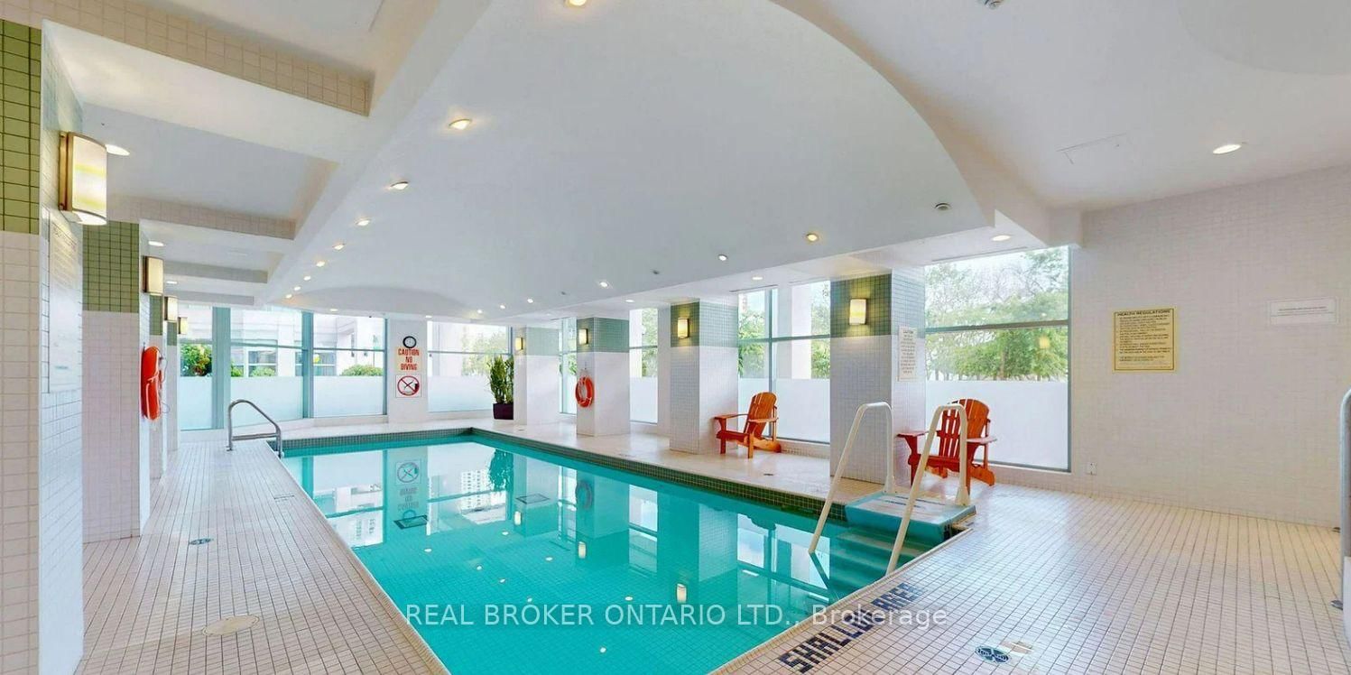 228 Queens Quay W, Unit 1501 - Photo 15