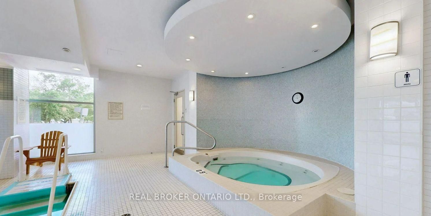 228 Queens Quay W, Unit 1501 - Photo 16