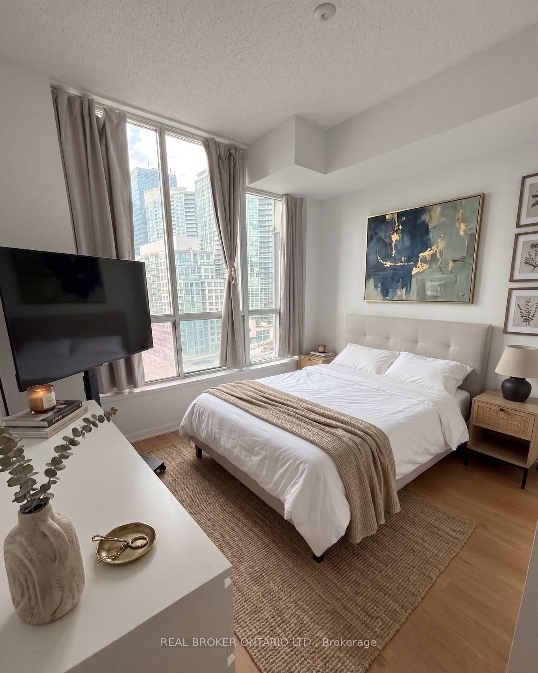 228 Queens Quay W, Unit 1501 - Photo 6
