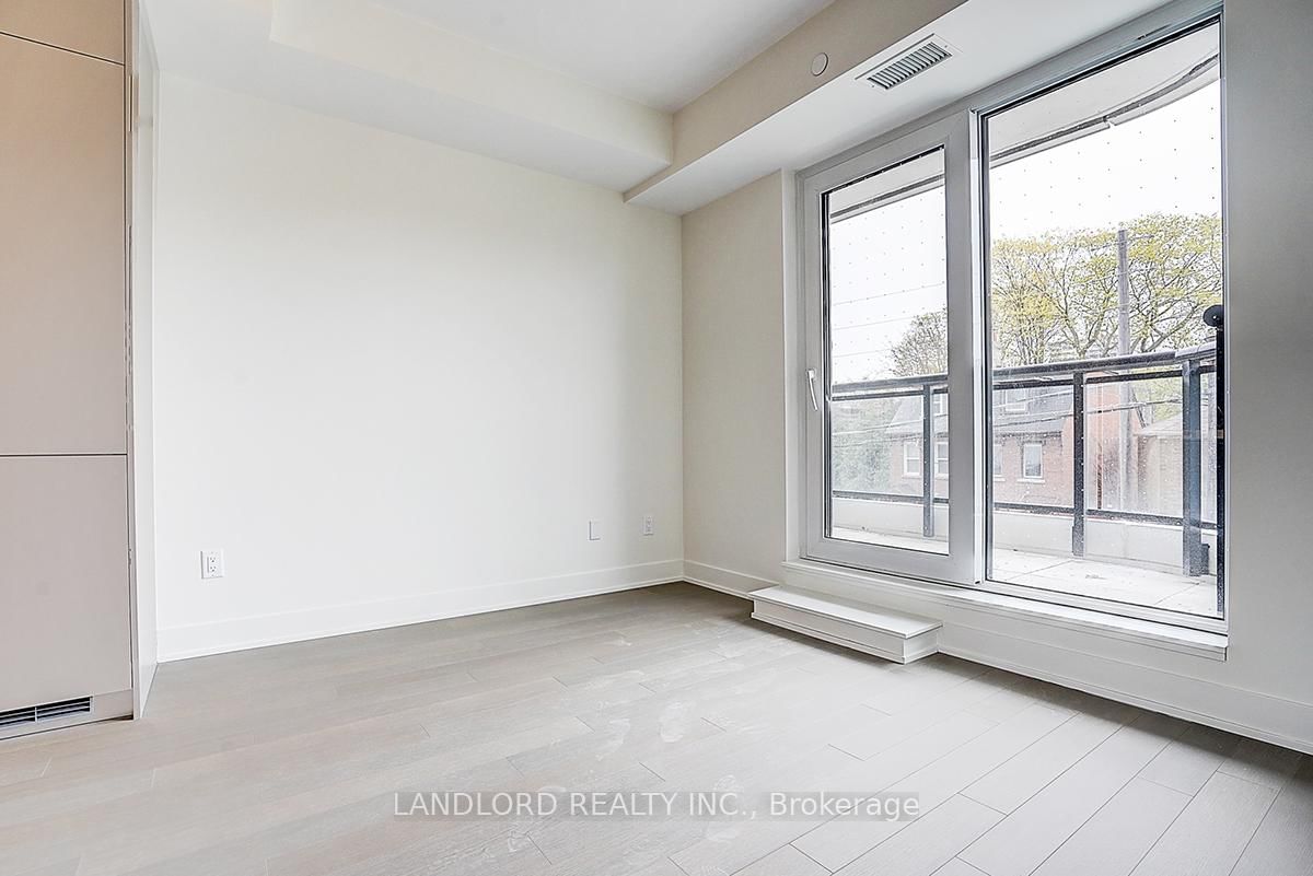 322 Dupont Street, Unit 202 - Photo 23
