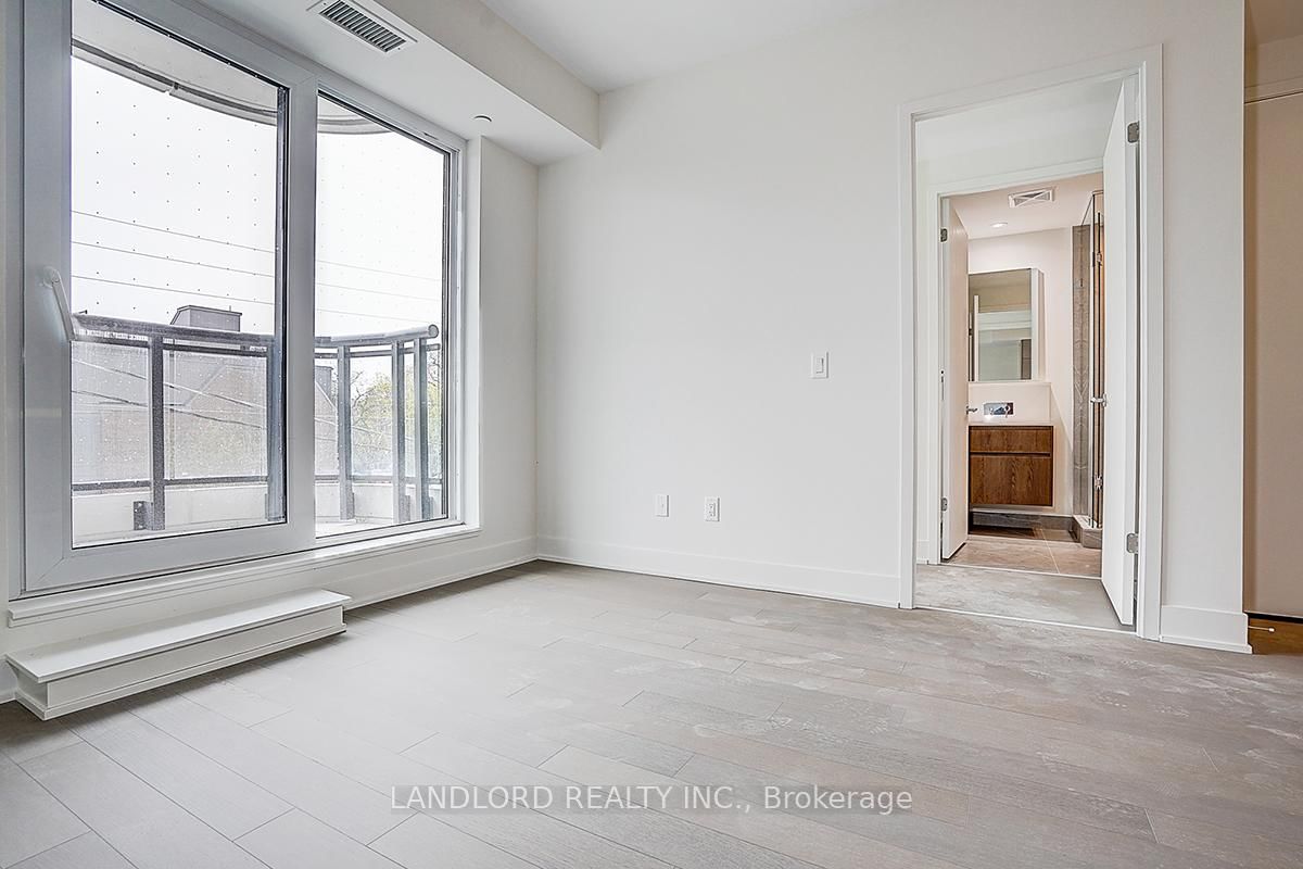 322 Dupont Street, Unit 202 - Photo 24