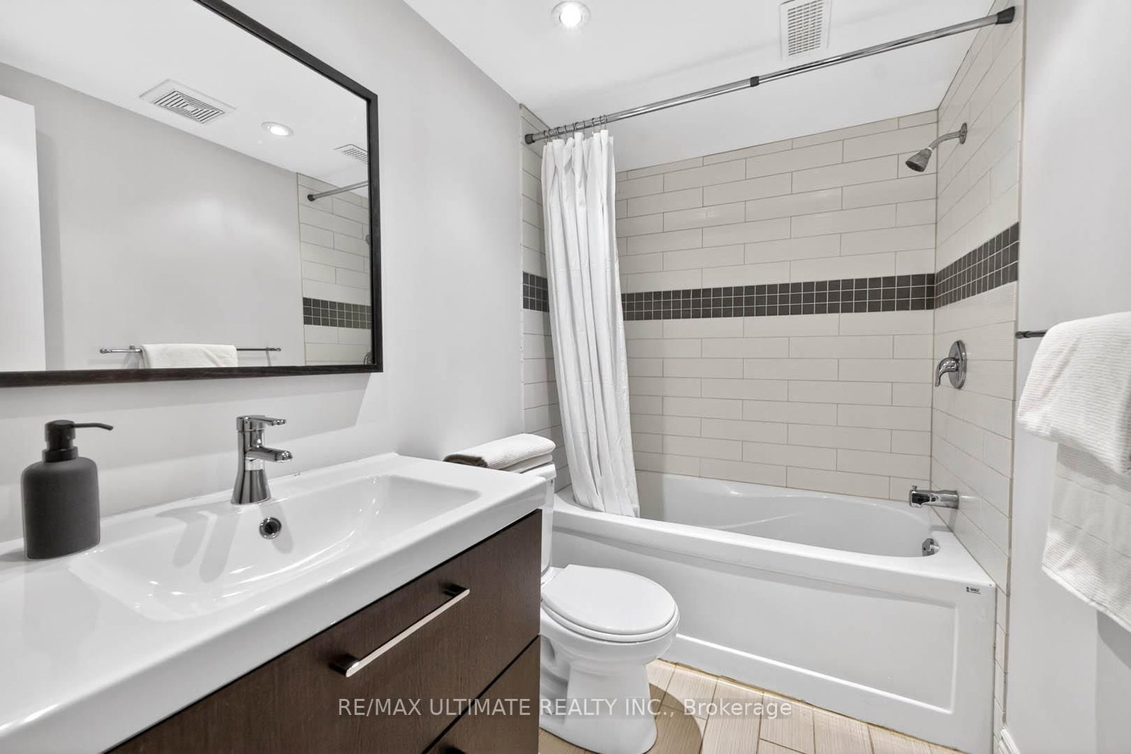 4 Bridgman Avenue - Photo 36