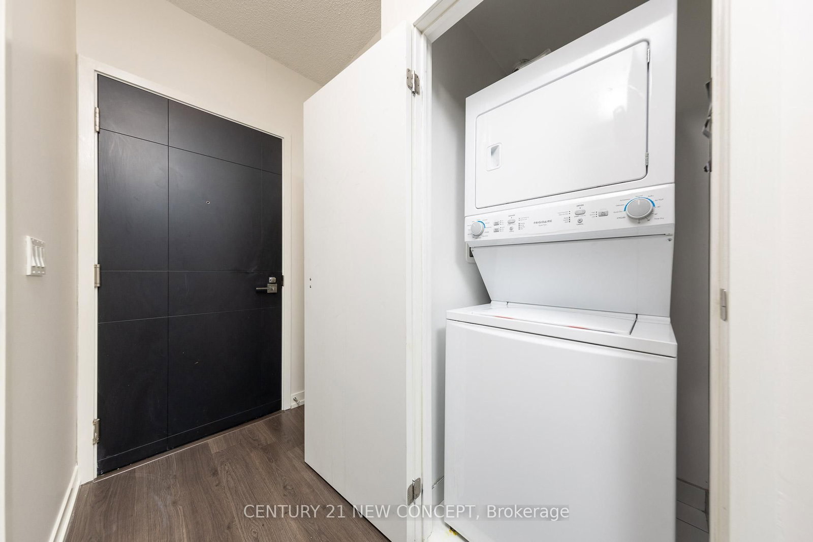 98 Lillian Street S, Unit 413 - Photo 30