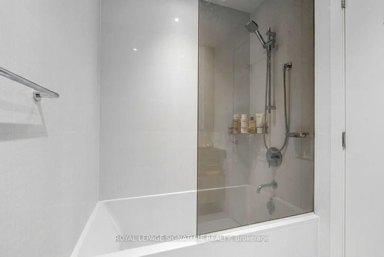 11 Yorkville Avenue, Unit 2310 - Photo 9