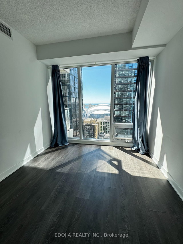 3301 - 125 Blue Jays Way