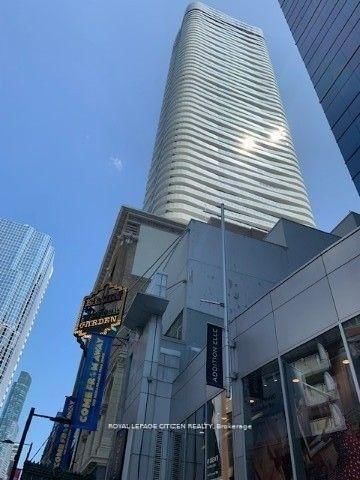 home for lease on 4104-197 Yonge Street