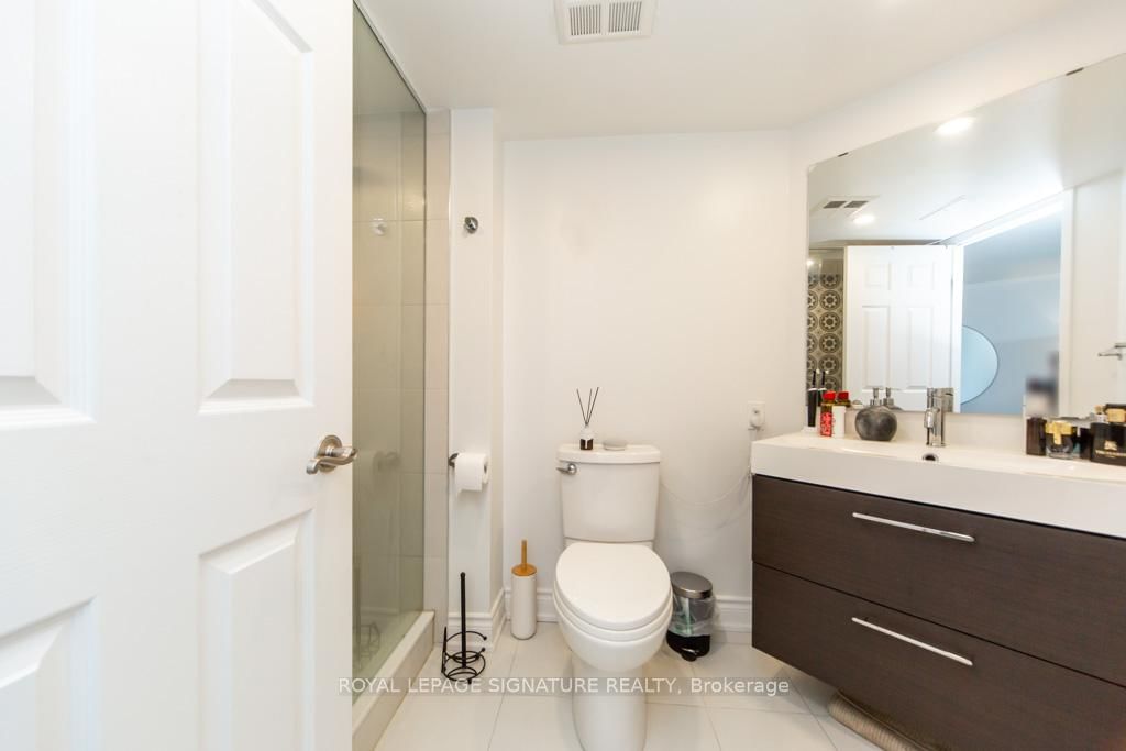 5 Concorde Place, Unit 510 - Photo 28