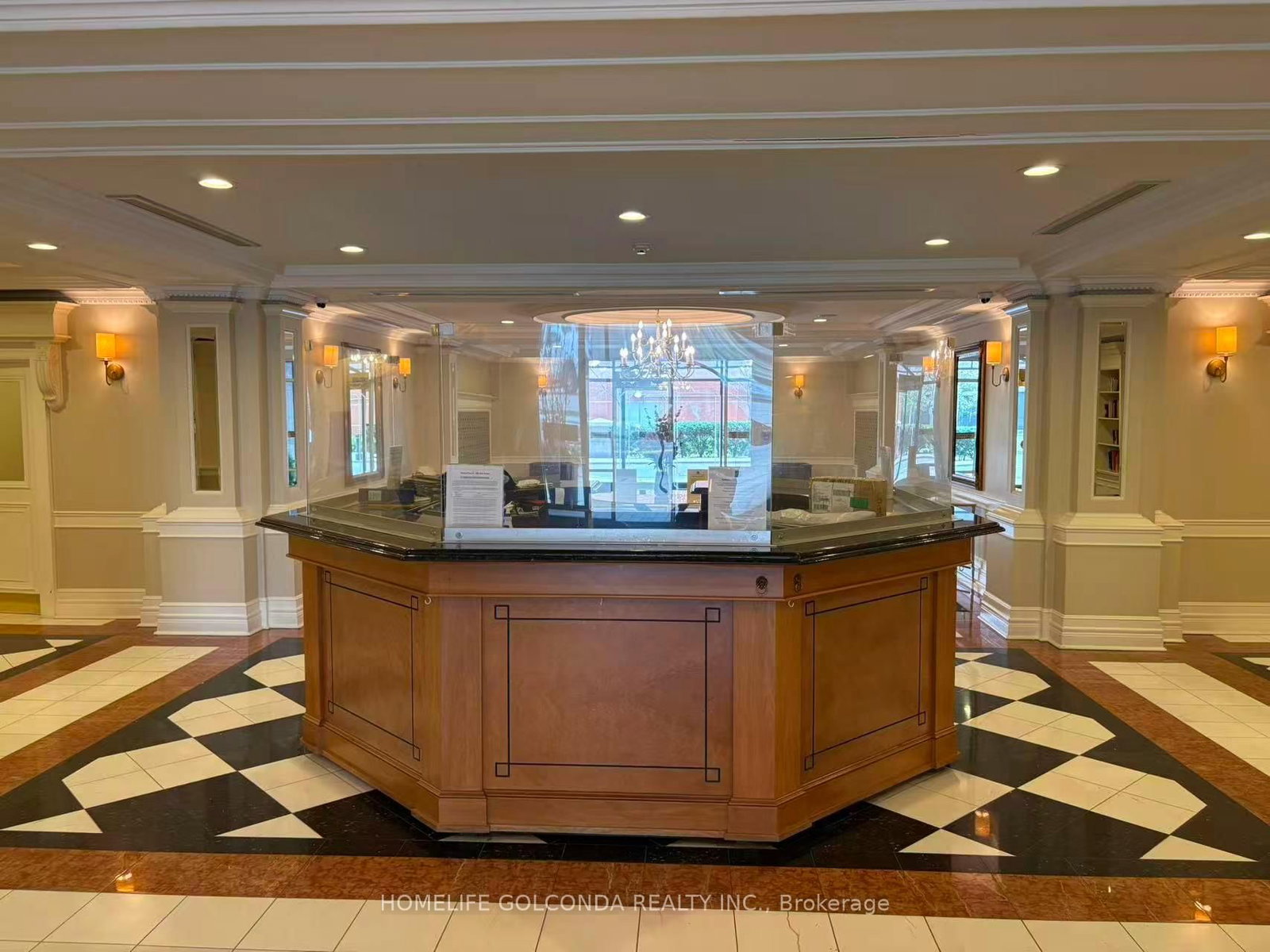 889 Bay Street, Unit 201