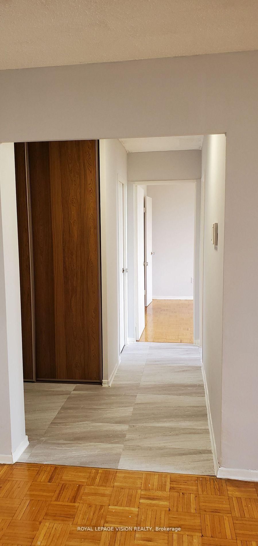 20 Edgecliff Golfway, Unit 1202 - Photo 13