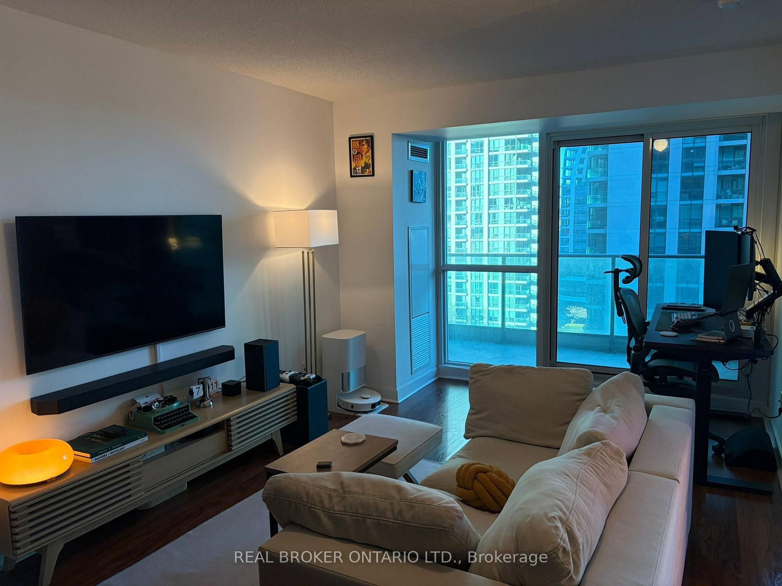 33 Bay Street, Unit 1307 - Photo 2