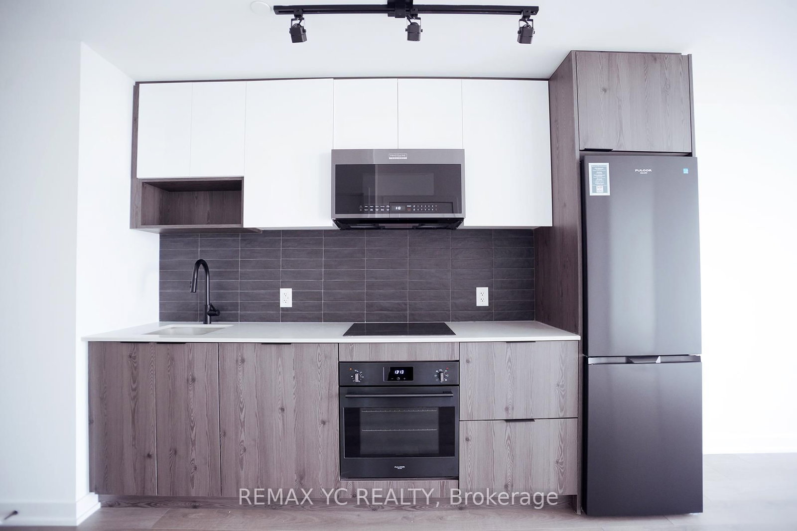 5 Defries Street, Unit 2611 - Photo 3