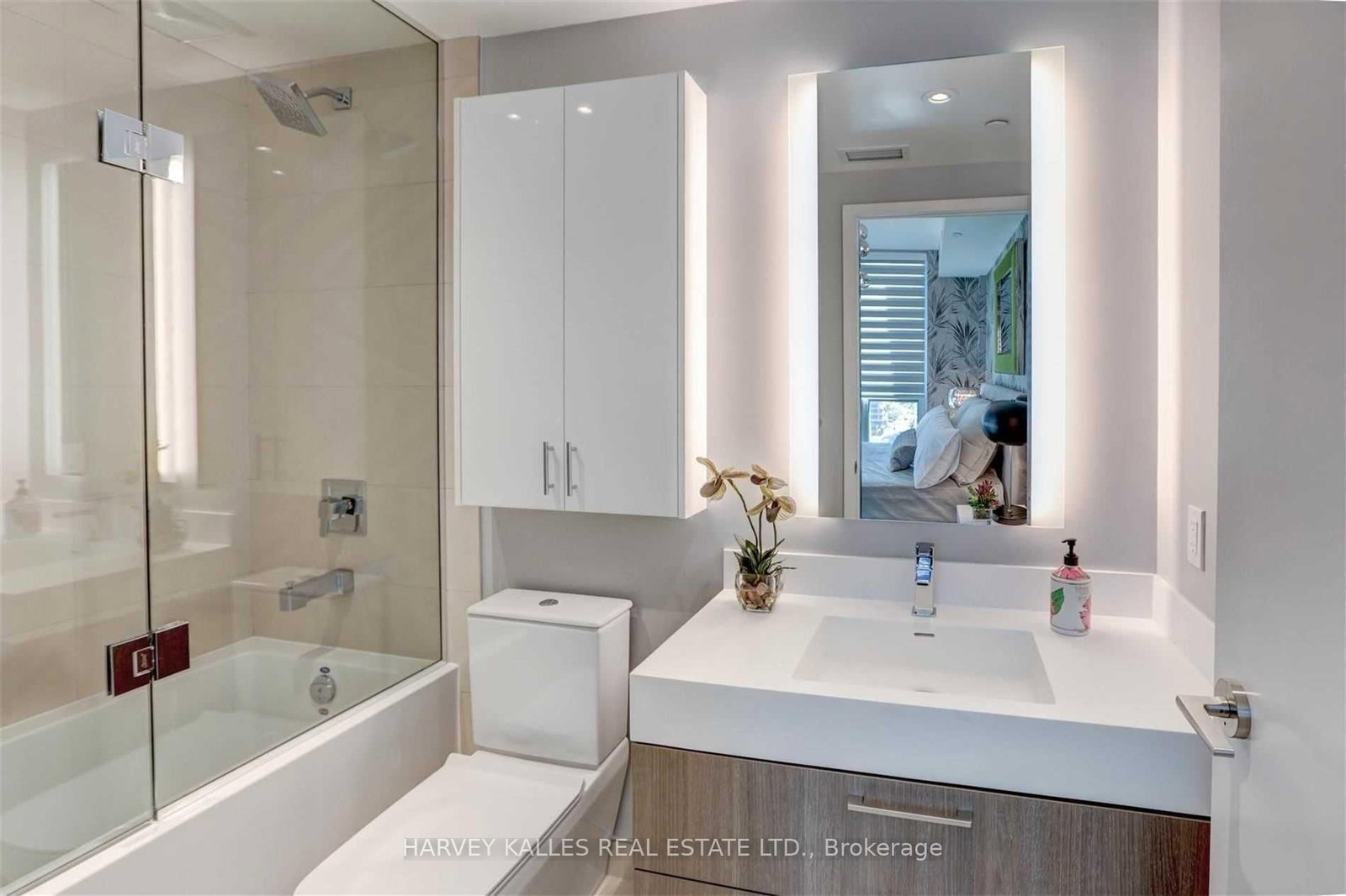 1 Yorkville Avenue, Unit 4905 - Photo 25