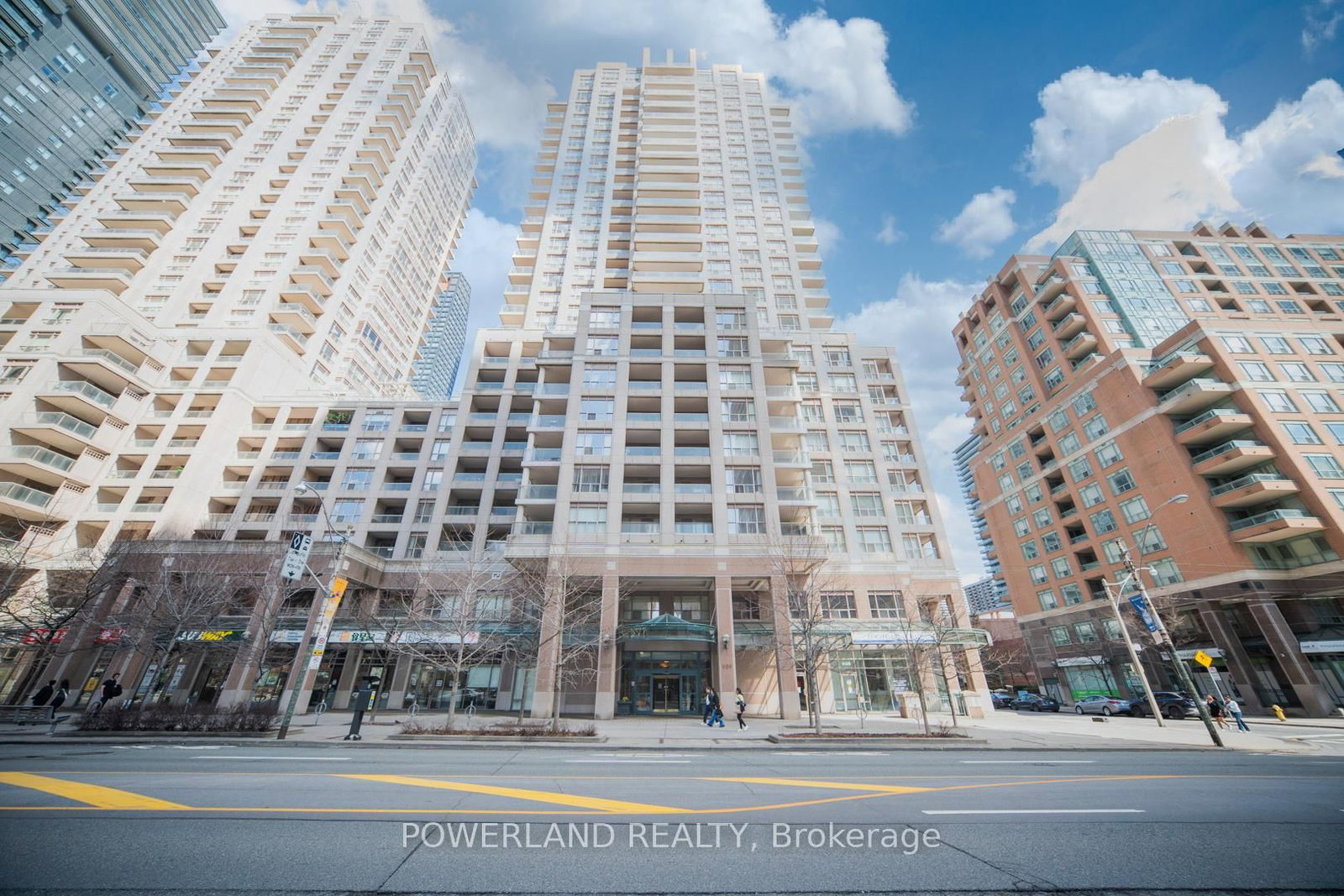 909 Bay Street, Unit 208