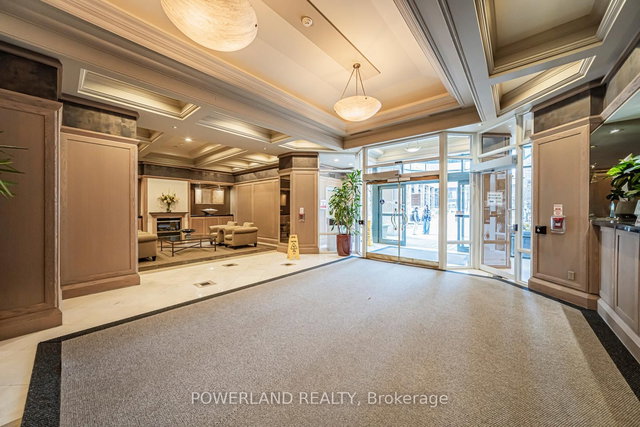 208 - 909 Bay Street