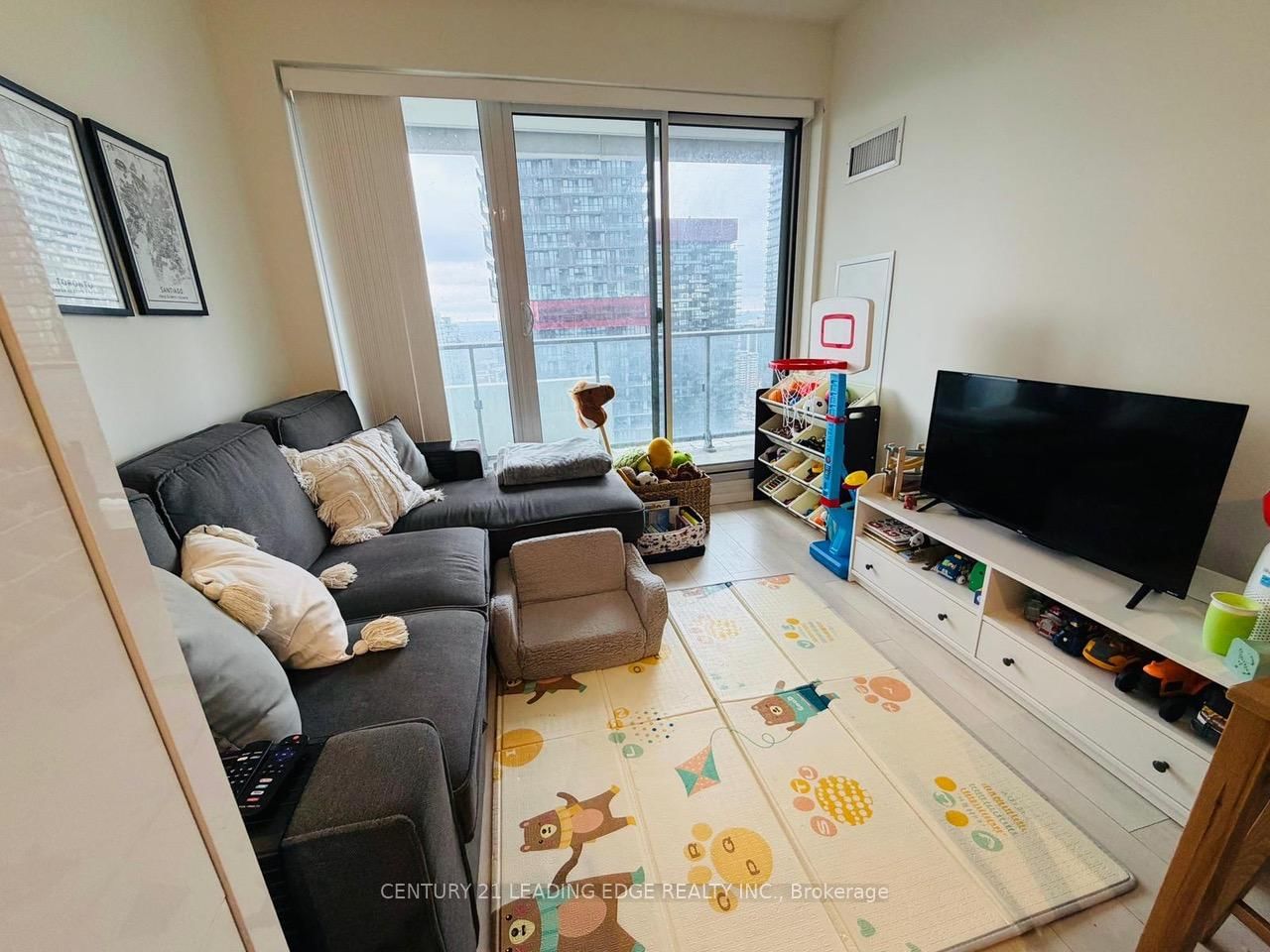 2221 YONGE Street, Unit 2810