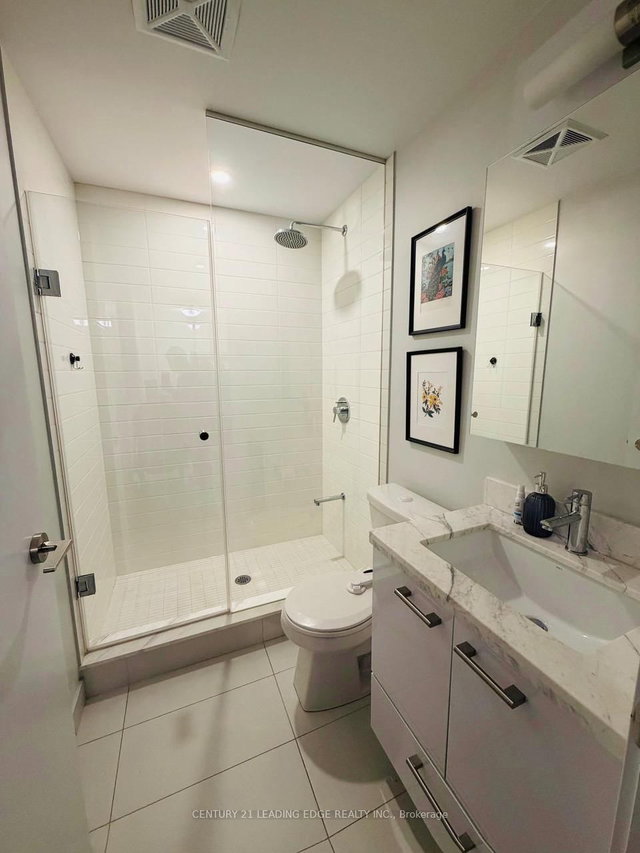 2810 - 2221 YONGE Street