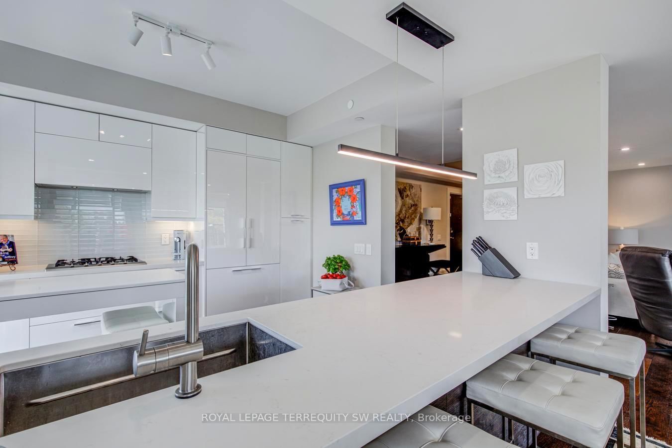 3 Southvale Drive, Unit 605 - Photo 40