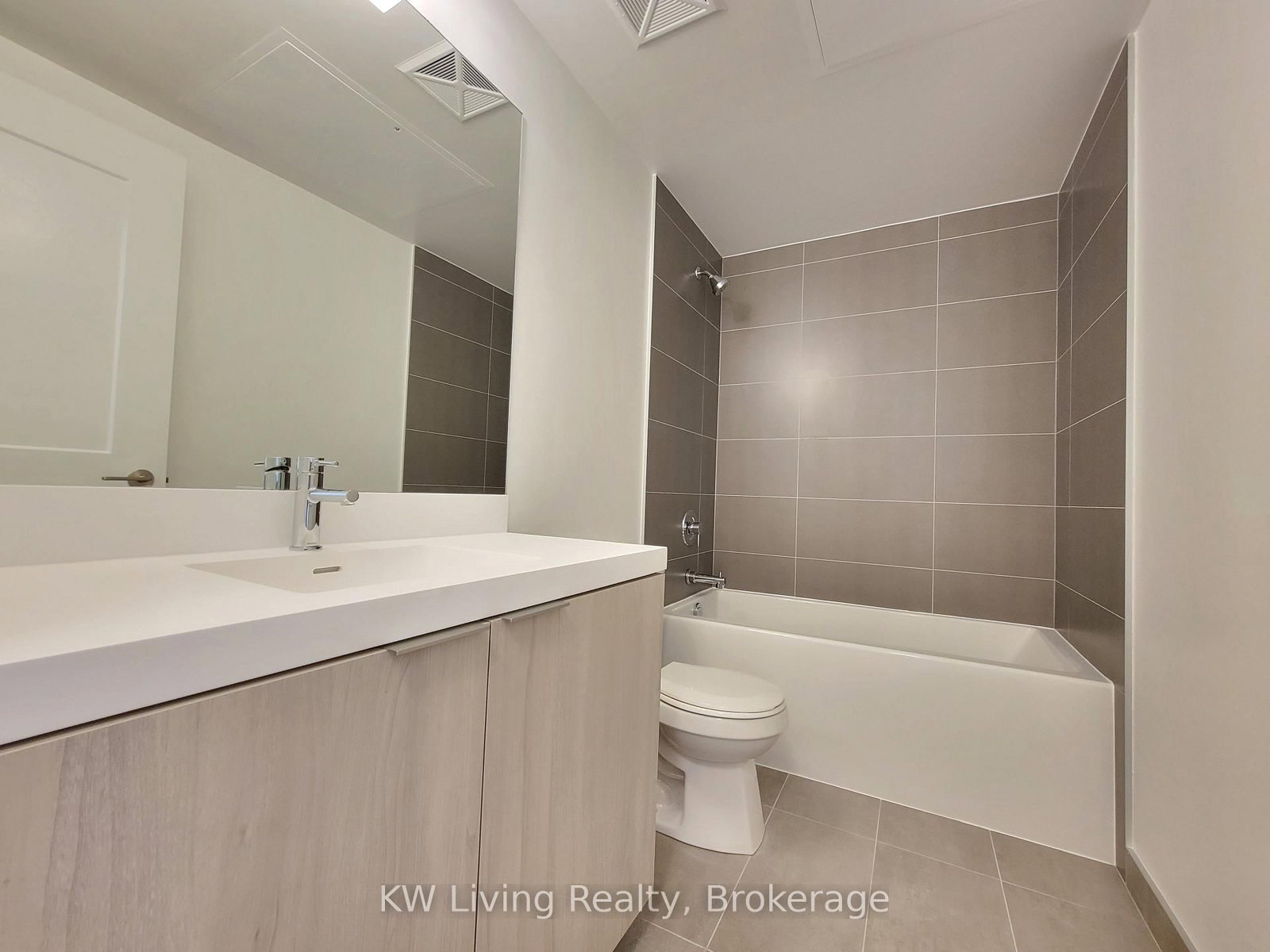 28 Widmer Street, Unit 4821 - Photo 4