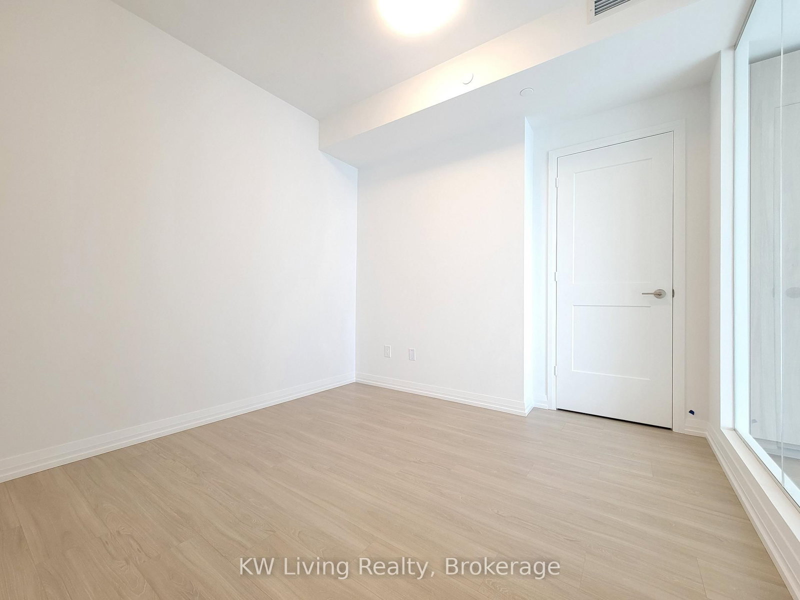 28 Widmer Street, Unit 4821 - Photo 6