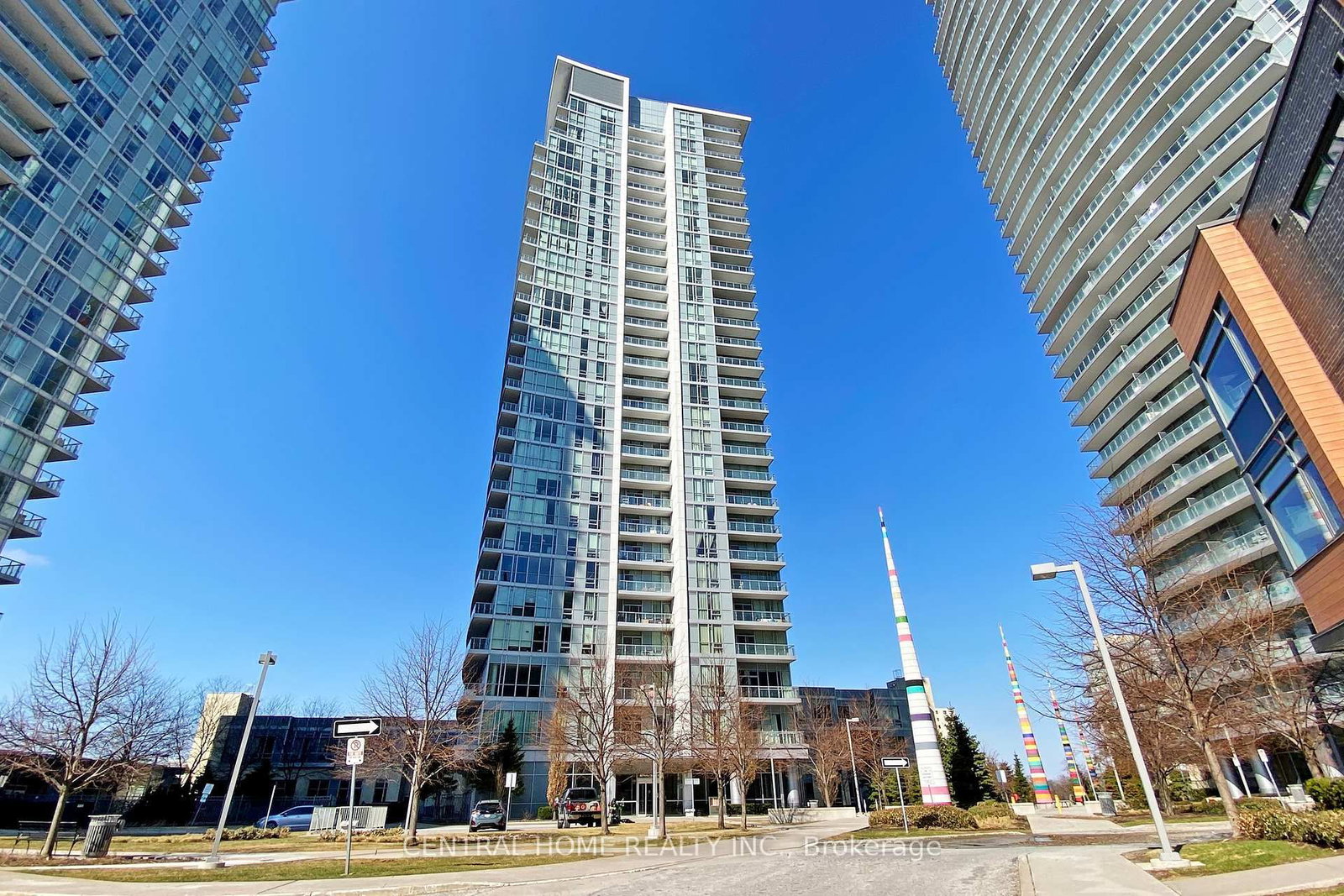66 Forest Manor Road, Unit 1909