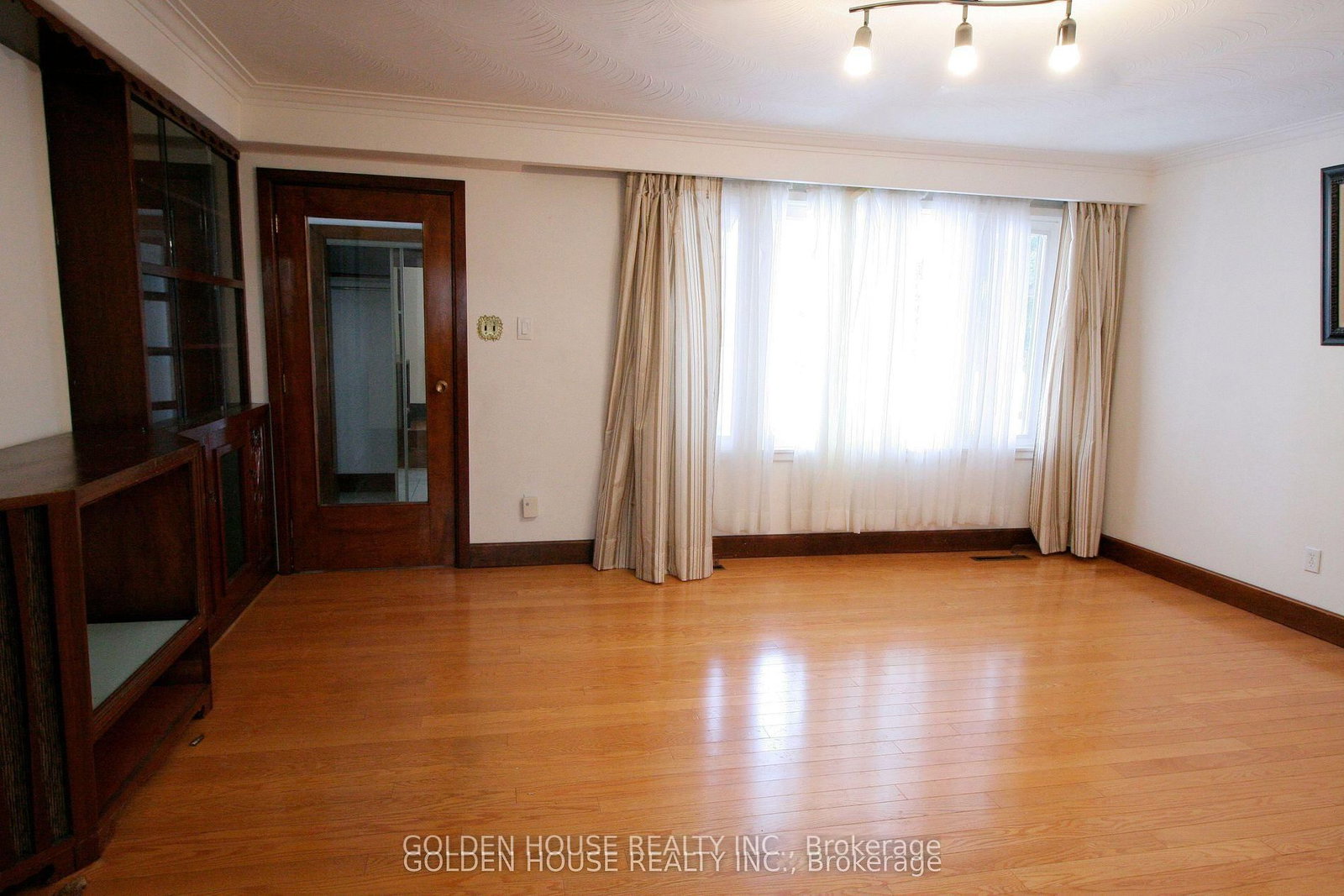 260 Moore Park Avenue - Photo 4