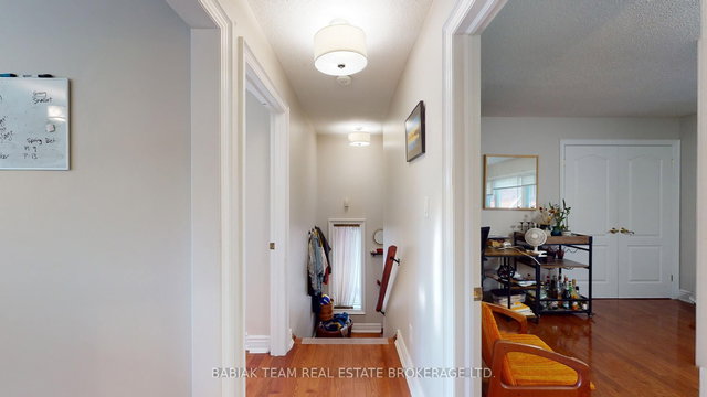 2nd Fl - 442 Gladstone Avenue
