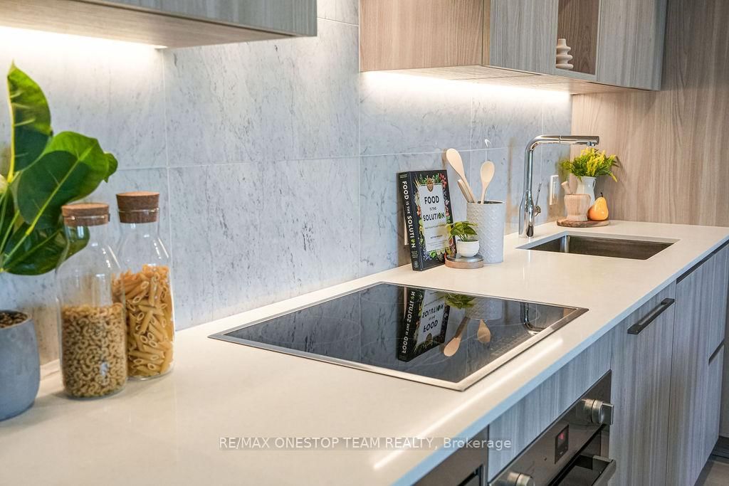 17 Bathurst Street, Unit 1510 - Photo 13