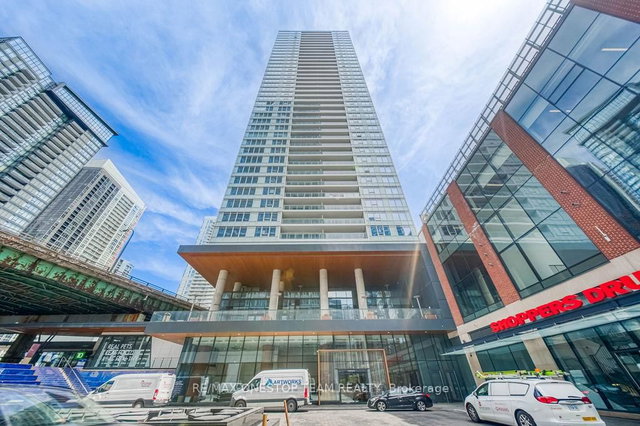 1510 - 17 Bathurst Street