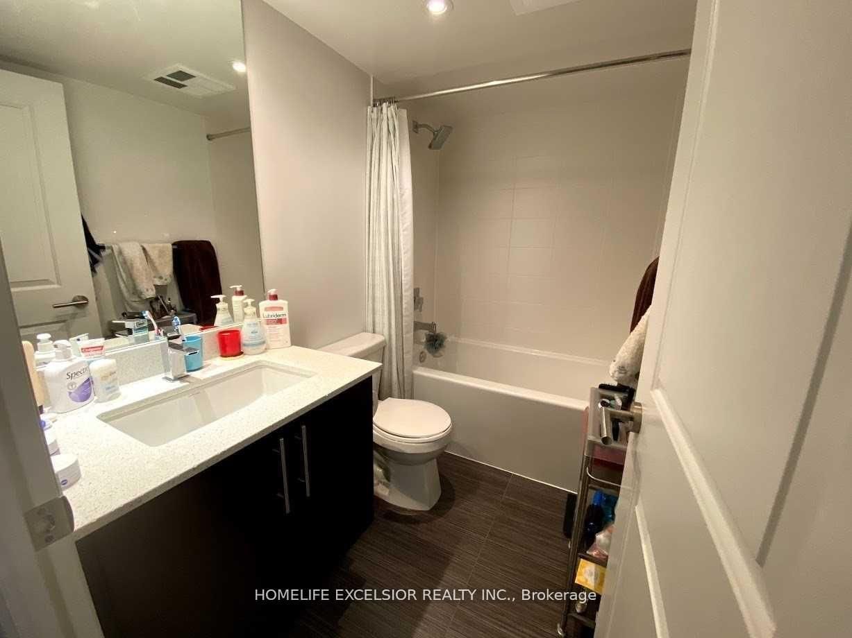 400 Adelaide Street E, Unit 2006 - Photo 16