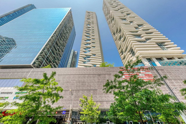 2004 - 100 Harbour Street