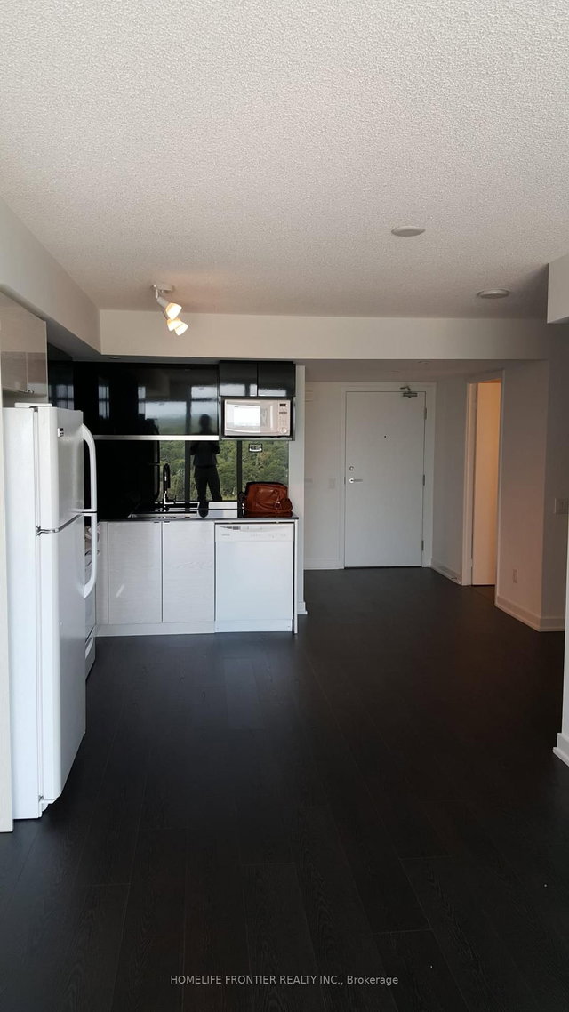 1608 - 72 Esther Shiner Boulevard