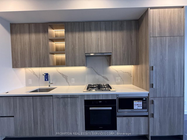 1010 - 18 Esther Shiner Boulevard