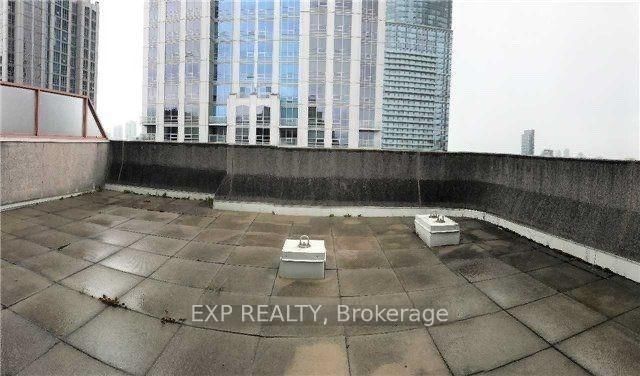 3001 - 736 Bay Street