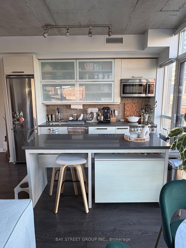 313 - 1205 Queen Street W