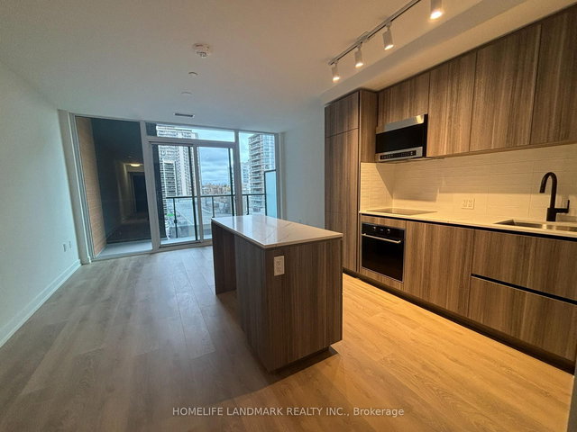 609 - 117 Broadway Avenue